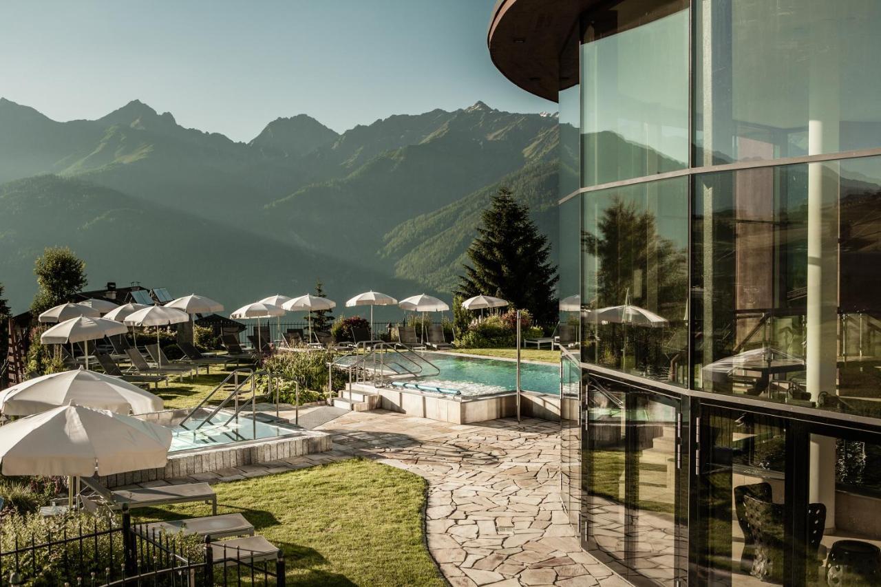 Schlosshotel Fiss Exteriör bild