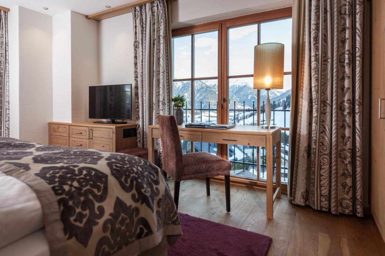 Schlosshotel Fiss Exteriör bild