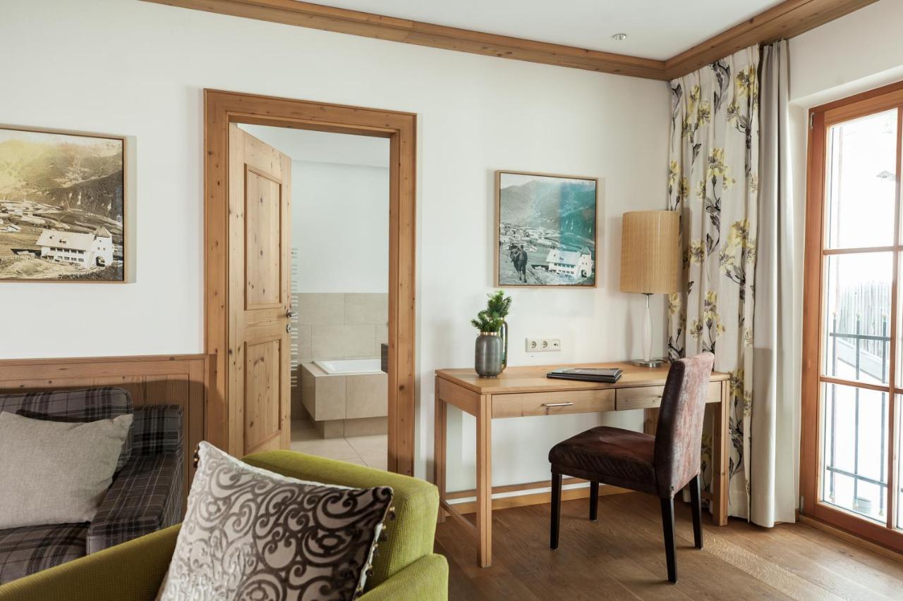 Schlosshotel Fiss Exteriör bild