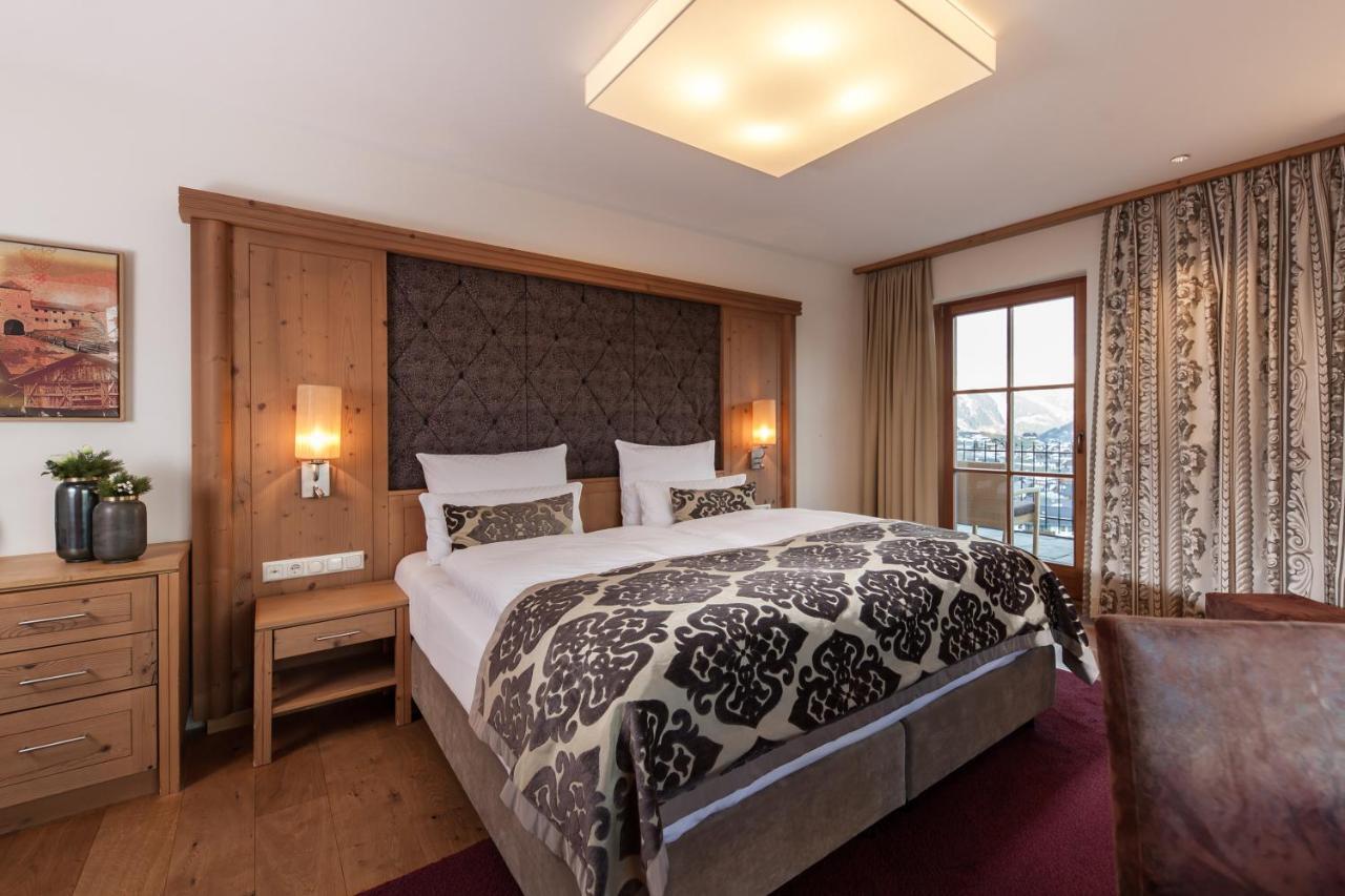 Schlosshotel Fiss Exteriör bild
